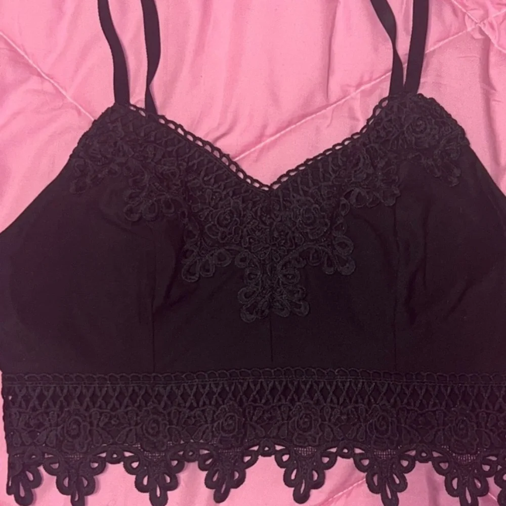 Mudd Black Crochet Bralette Adjustable Straps NWT - Picture 3 of 11